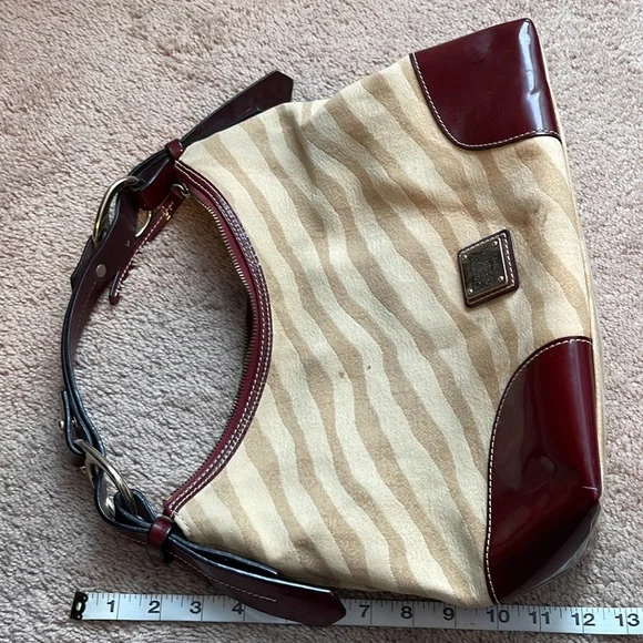 Dooney & Bourke Large Nikki Hobo bag. - Picture 10 of 16